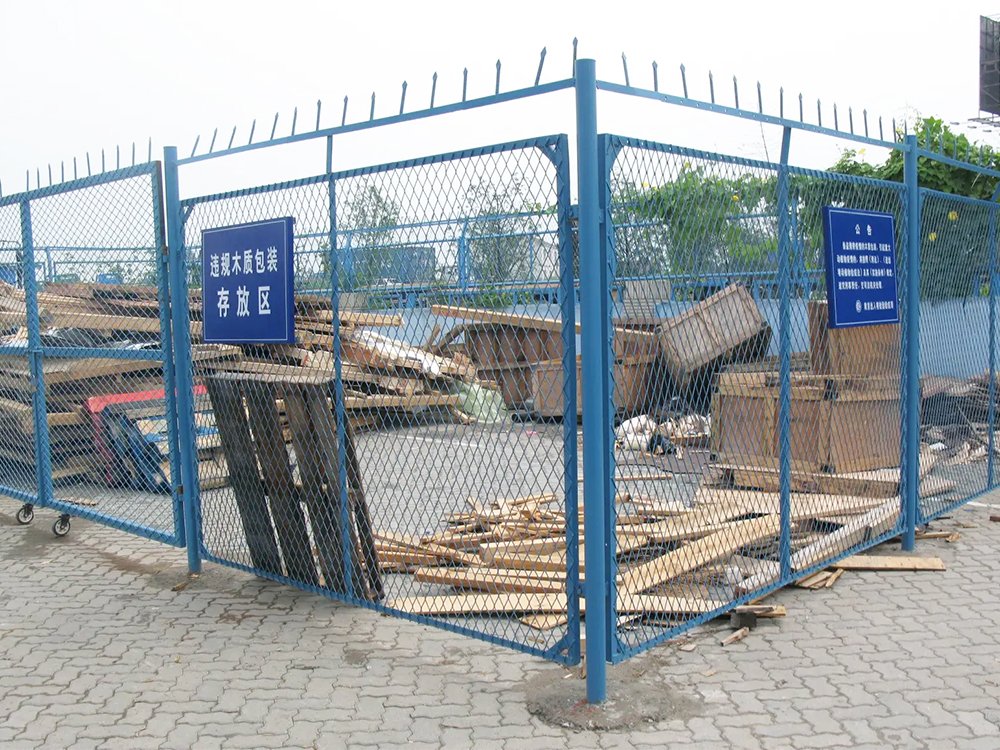 鋼板網(wǎng)護(hù)欄